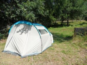 Tienda de campaña gigante. (una habitación)